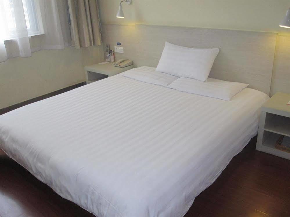 Hanting Hotel Fuzhou Wuyi Square Exterior photo