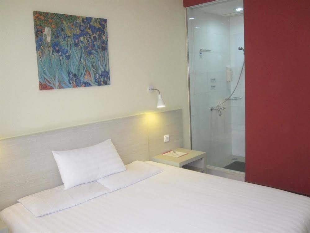 Hanting Hotel Fuzhou Wuyi Square Exterior photo